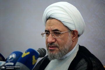 فیلم کامل گفت وگوی آیت‌ الله اراکی با شبکه خبر سیما