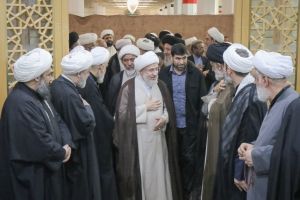 حضور آیت‌ الله اراکی در مراسم بزرگداشت مرحوم حضرت آیت‌ الله فیاض