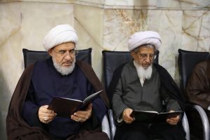 آیت‌ الله اراکی در مراسم یادبود رهبر شهید حاضر گردیدند